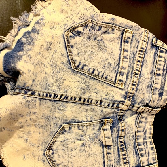 High waisted Denim shorts - Picture 3 of 3